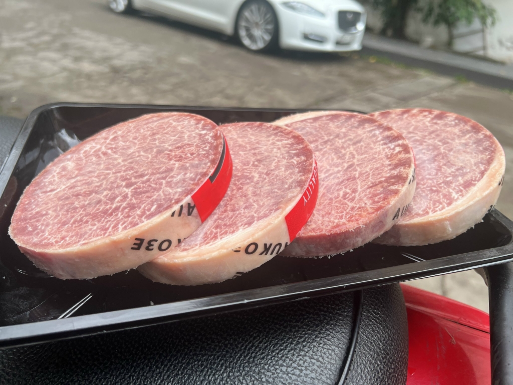 Thăn Mông Bò Tuyết Aukobe - Thịt Mềm, Vân Mỡ Đẹp