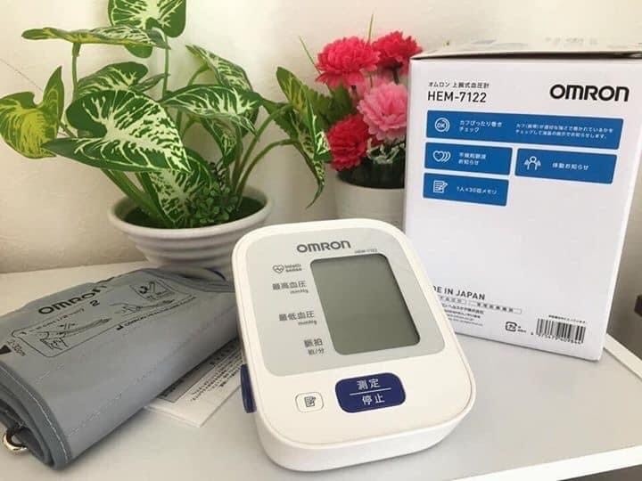 Máy đo huyết áp Omron HEM -7122 (Made in Japan)