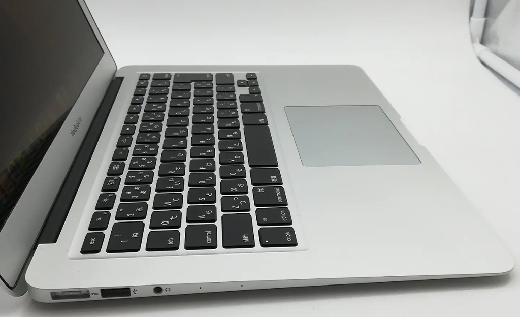 Apple MacBook Air 2016モデル）