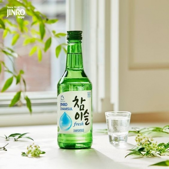 1 thùng rượu Soju bao nhiêu tiền? <strong><strong>1 thùng rượu Soju bao nhiêu chai</strong></strong>? <strong><strong>1 chai rượu Soju bằng bao nhiêu chai bia</strong></strong>?