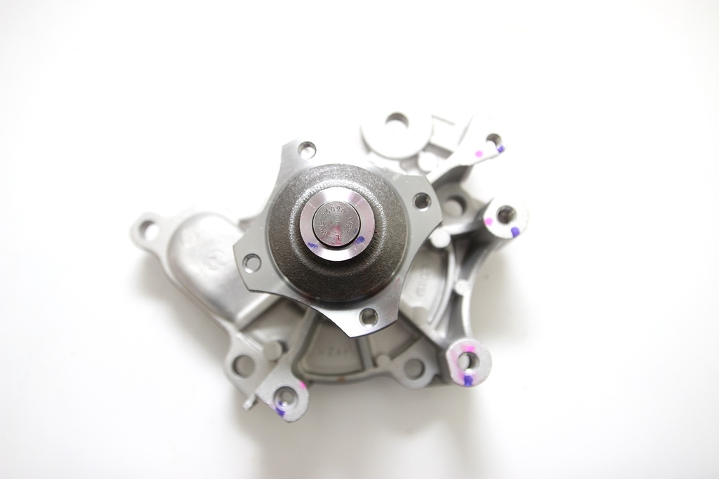 GWMZ41A Bơm Nước Mazda 323 VN 1.8 01-04 PREMACY VN 1.8 02-06 626 VN 2.0 98-03 626 2.0 91-98 FORD LASER VN 1.8 01-05 GMB - Japan