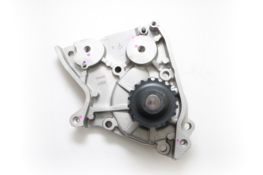 GWMZ32A Bơm Nước Mazda 626 B SERIES 2.2 87-92 GMB - Japan