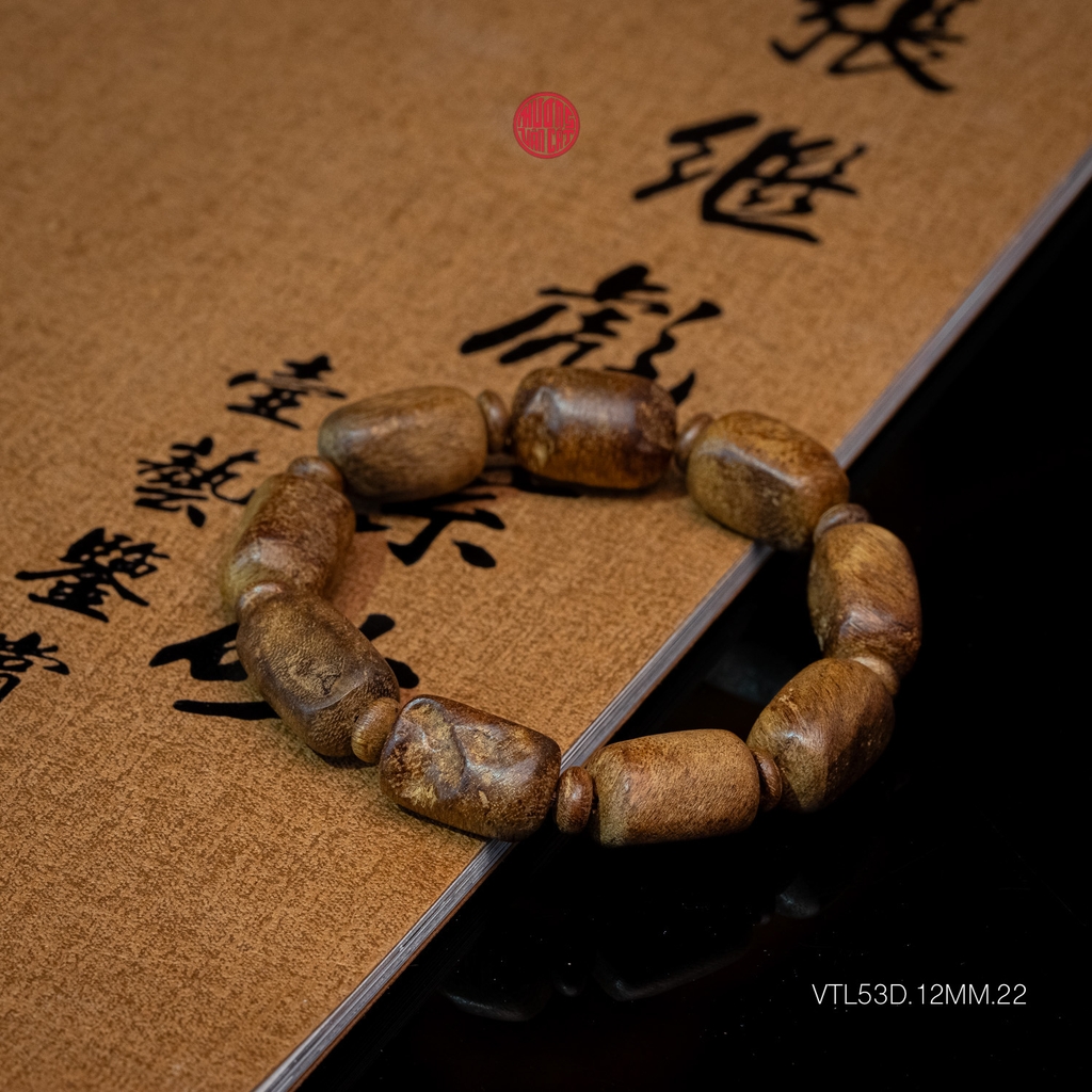 Vòng tay Trầm Hương cận chìm hàng xưa cho nam (size trung)