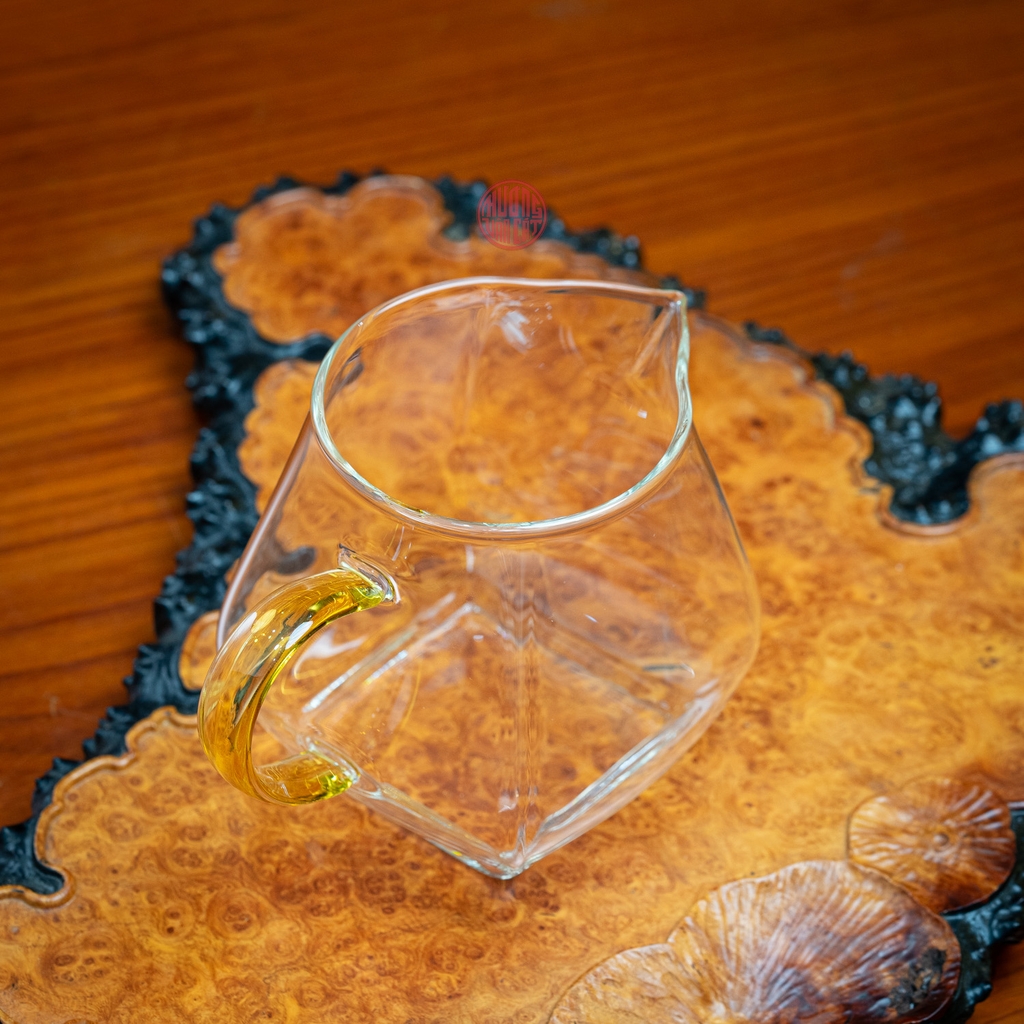 TỐNG THỦY TINH VUÔNG QUAI VÀNG 360ML