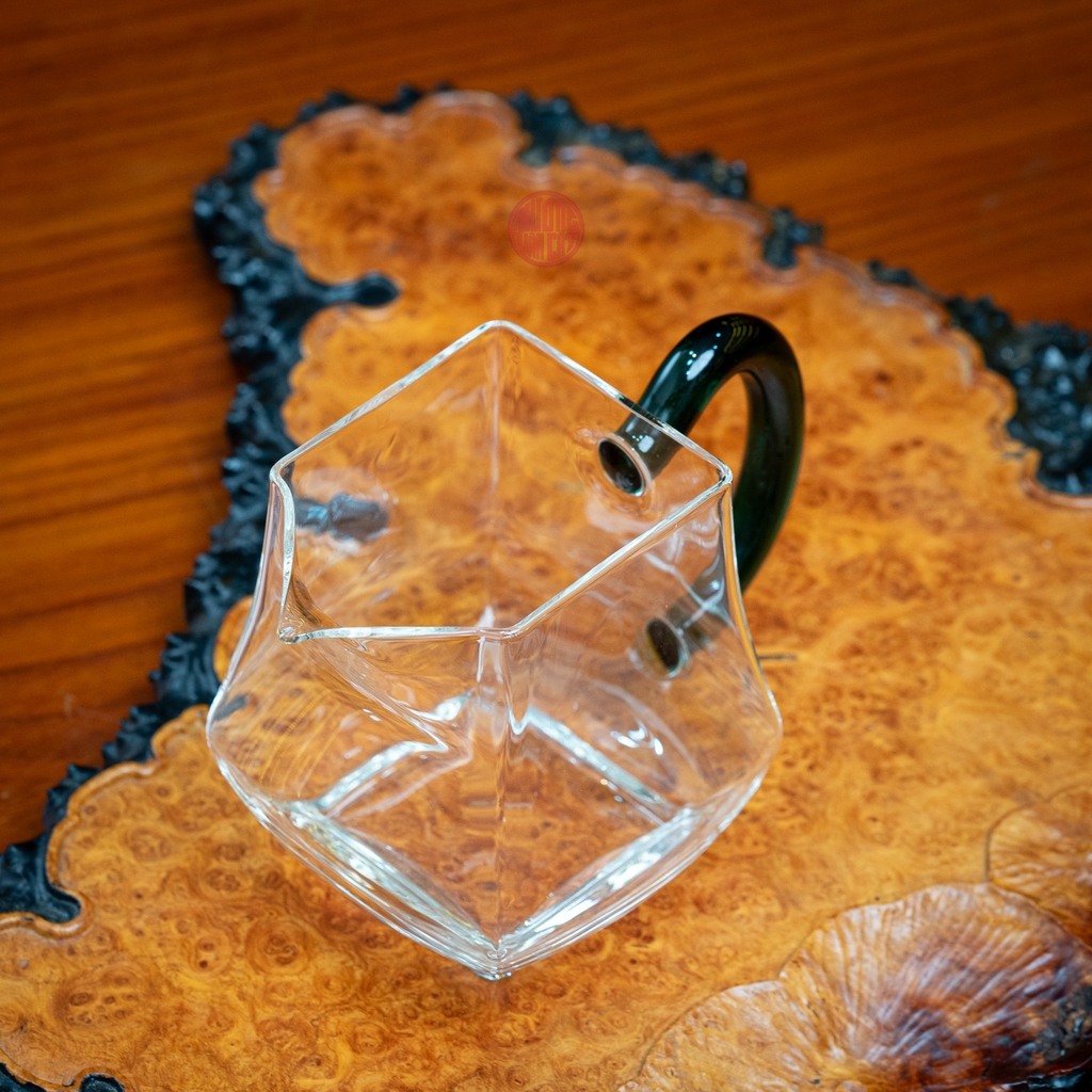 TỐNG THỦY TINH VUÔNG QUAI XANH 280ML