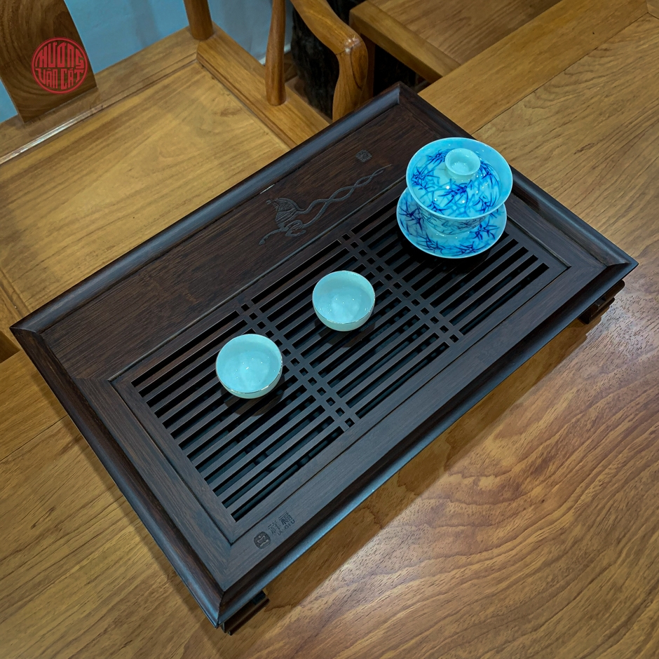 Khay trà bằng tre khắc ngựa ( 50x34cm )