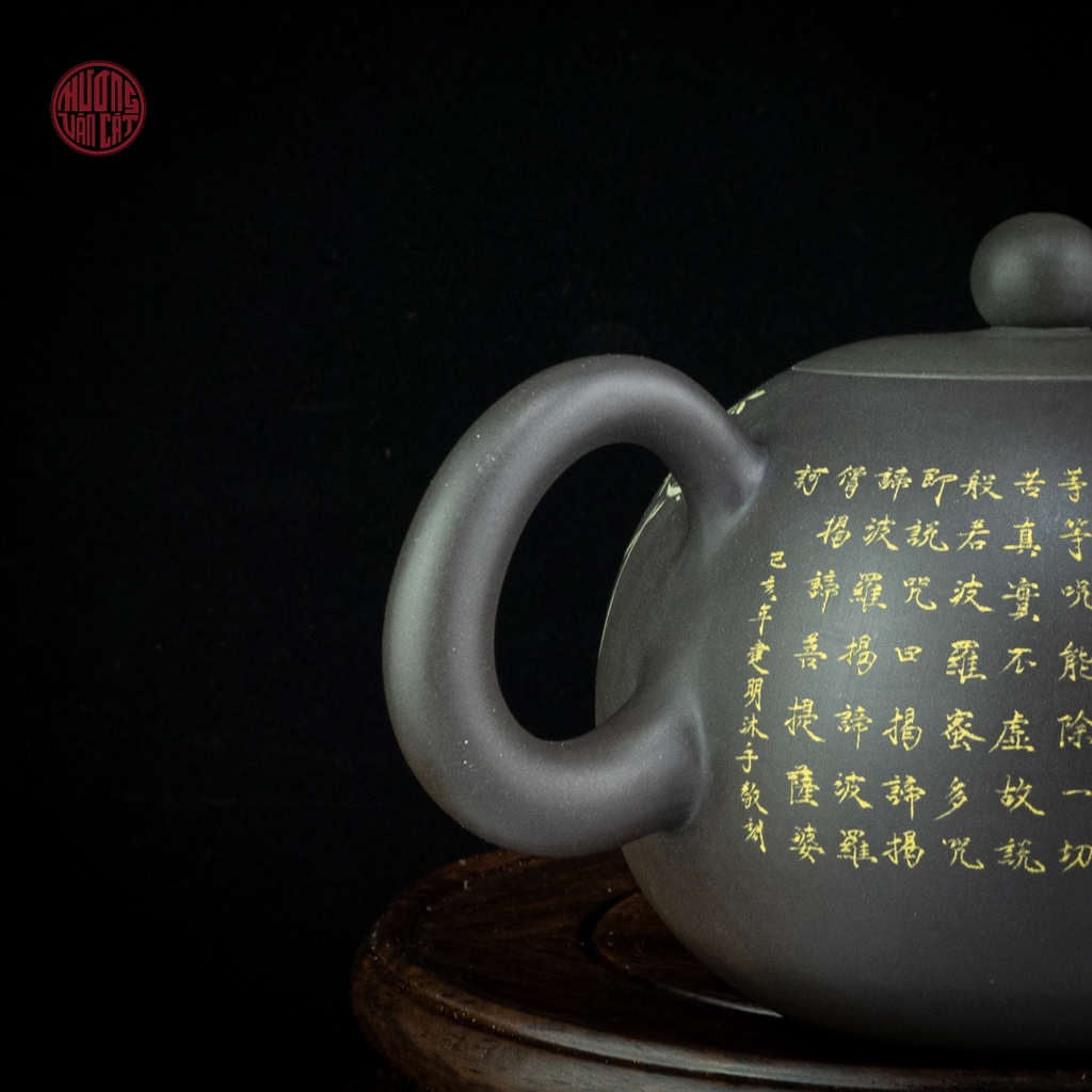 Ấm trà nê hưng dáng tây thi khắc bát nhã kinh