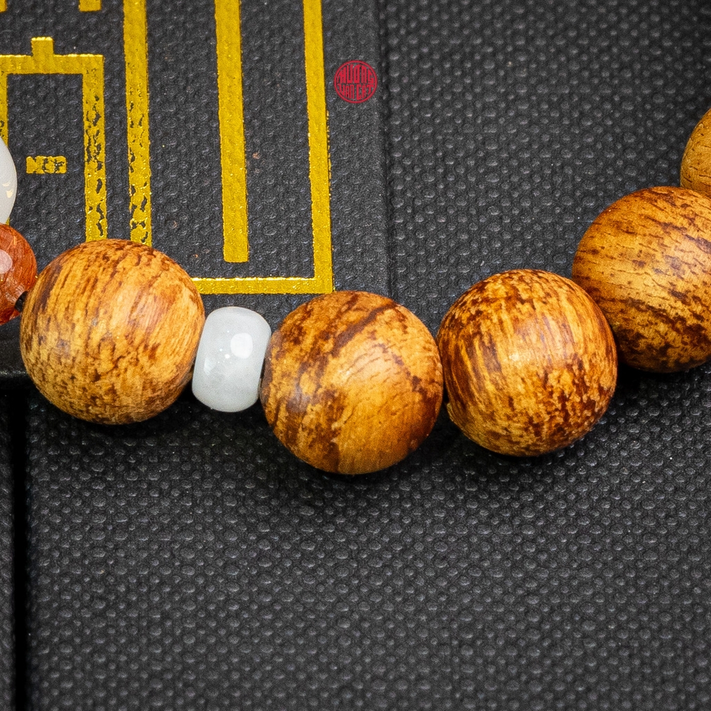 Vòng trầm hương tròn banh quầng 10 li mix ngọc trắng