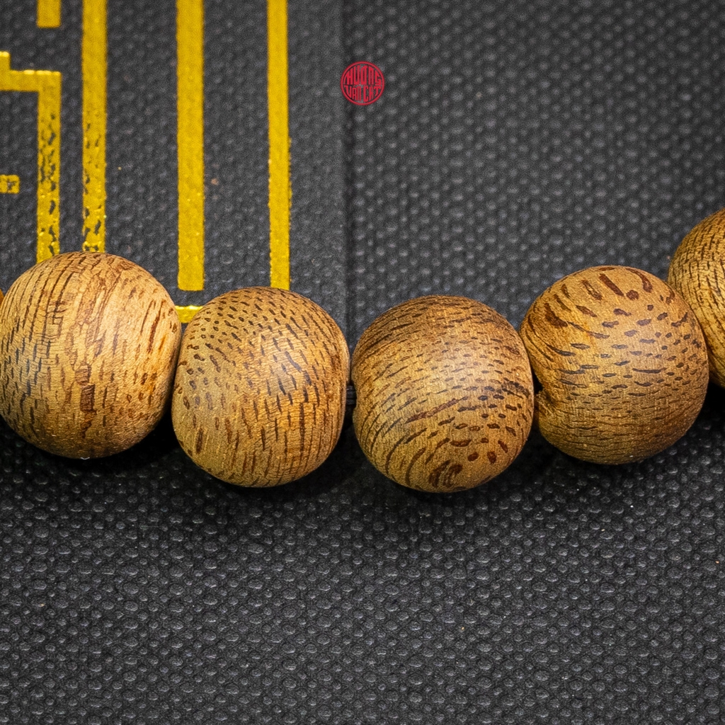 Vòng trầm hương tròn banh đỏ 10 li mix bạc