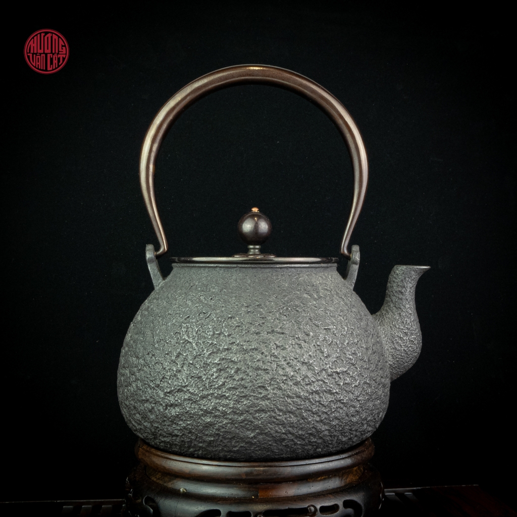 Ấm gang tetsubin