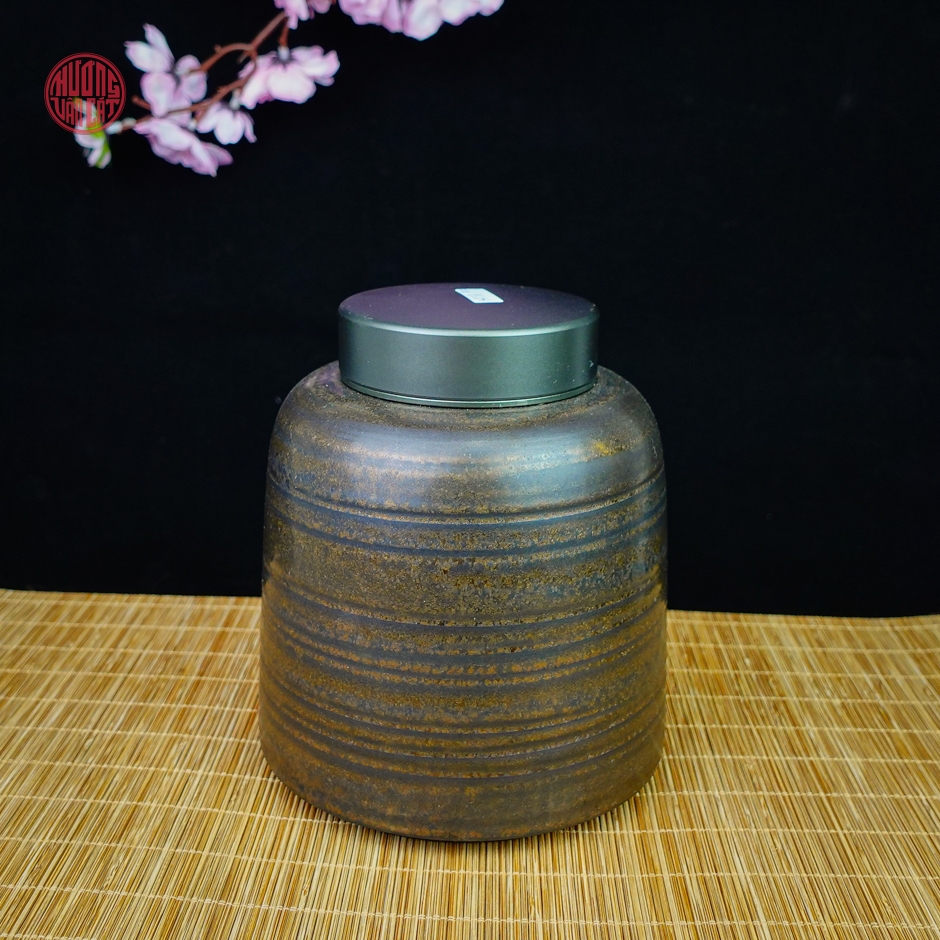 Hũ đựng trà gốm nắp nhôm 2 lớp ( 900ml )