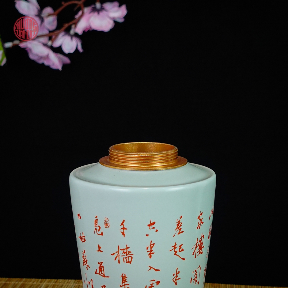 Lọ đựng trà sứ nắp xoáy dáng cao vẽ trúc đỏ ( 350ml )