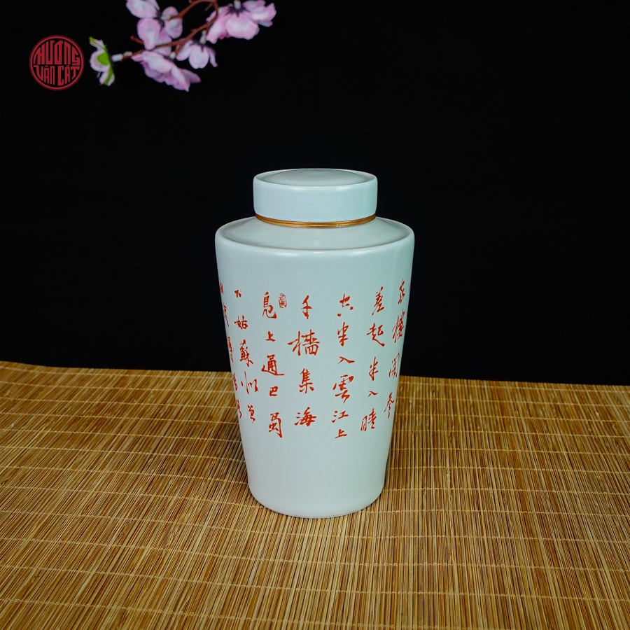 Lọ đựng trà sứ nắp xoáy dáng cao vẽ trúc đỏ ( 350ml )