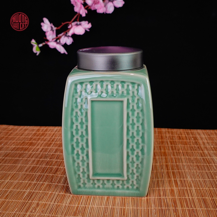 Lọ đựng trà sứ men ngọc dáng vuông nắp xoáy ( 900ml )