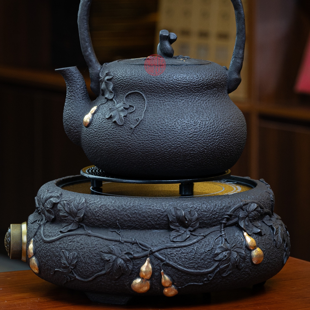 BỘ ẤM GANG TETSUBIN NẤU NƯỚC ĐÚC NỔI HỒ LÔ VÀNG