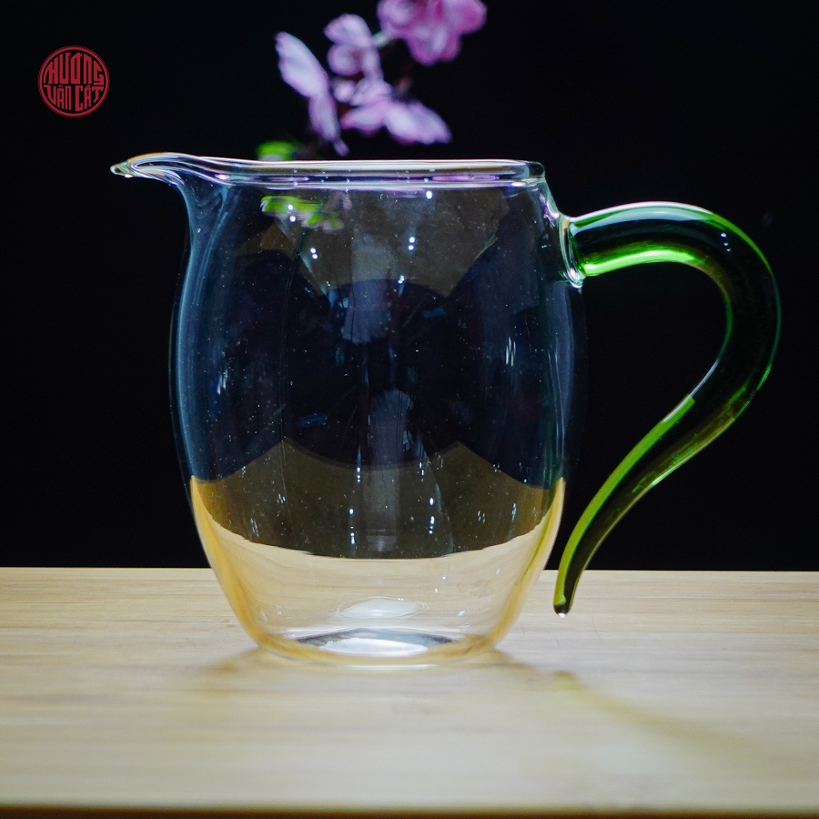 Chén tống trà thủy tinh có quai xanh