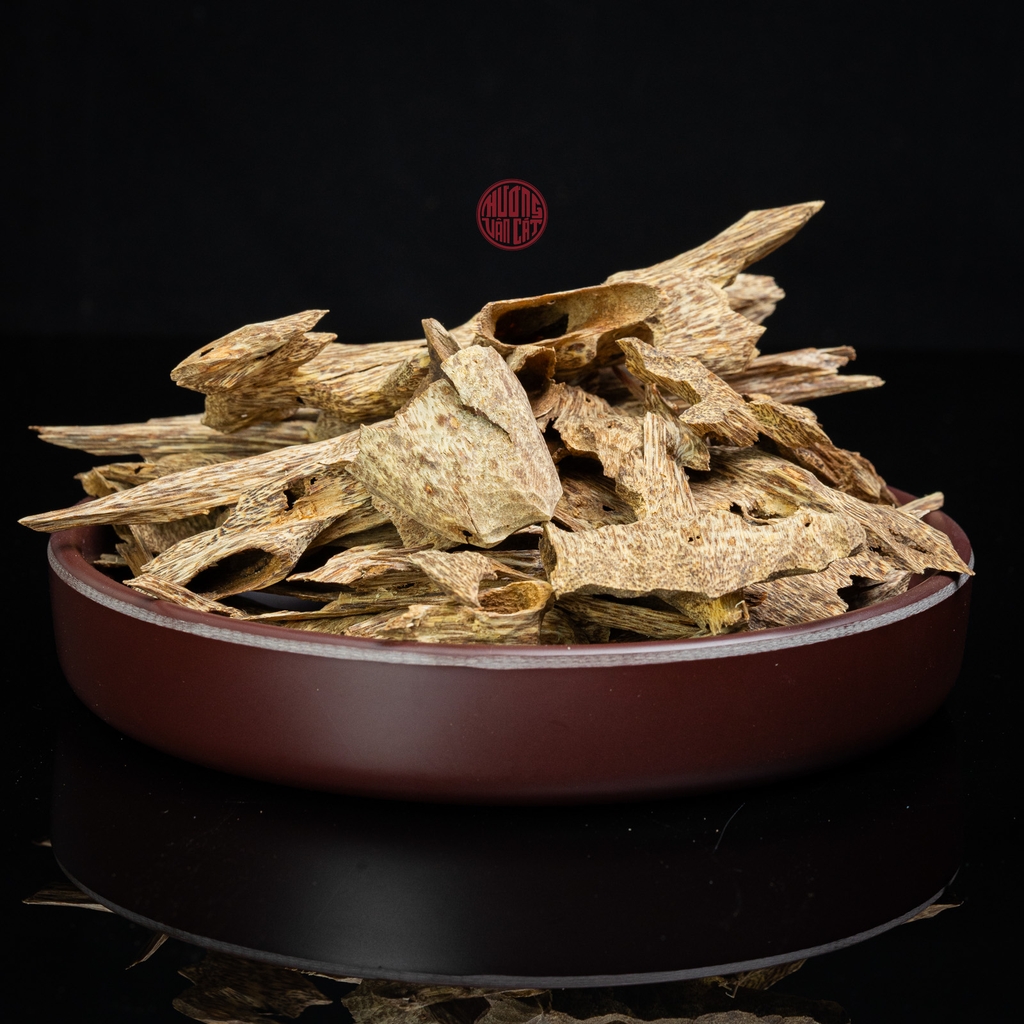 Vụn trầm kiến cũ cao cấp ( giá 50 gram )