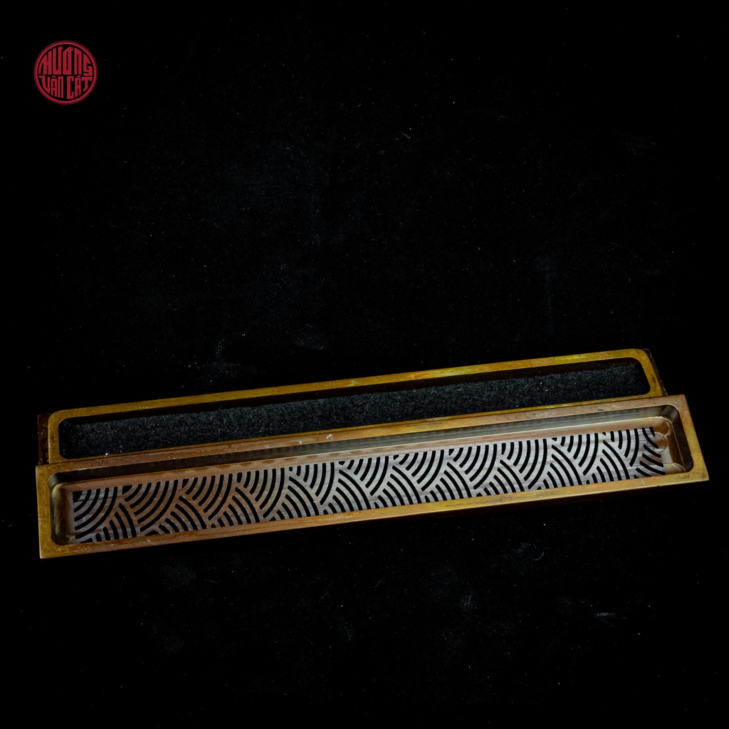 Lư đồng dáng hộp dài 23,3cm