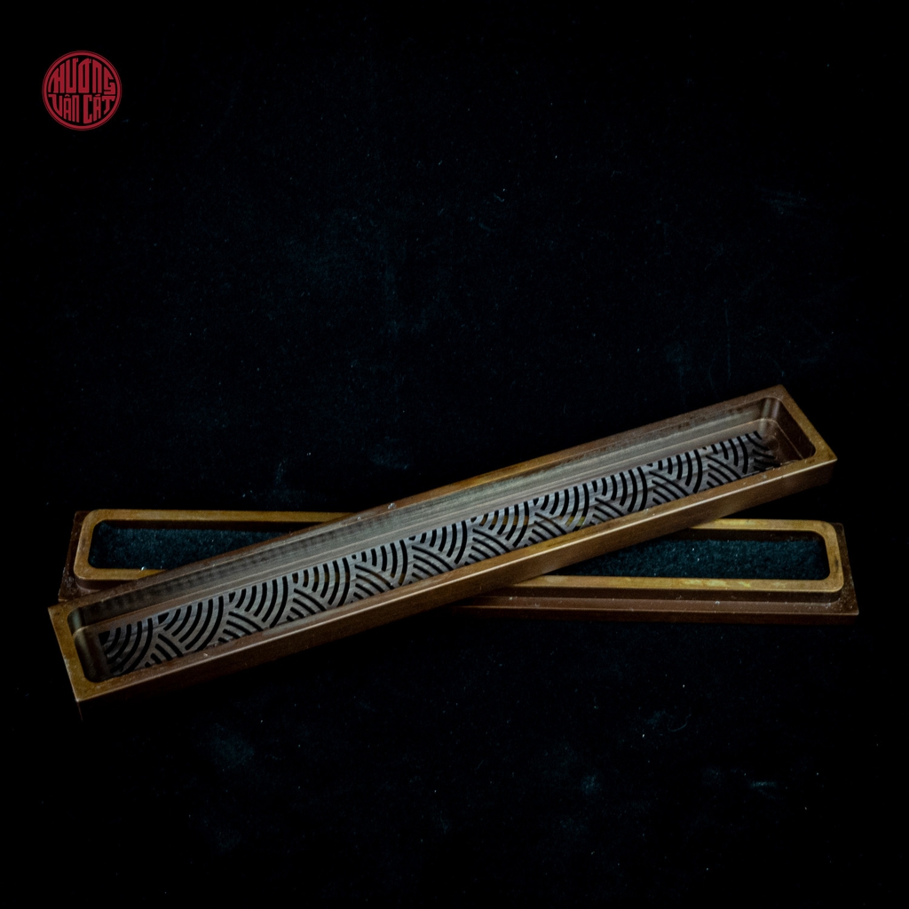 Lư đồng dáng hộp dài 23,3cm