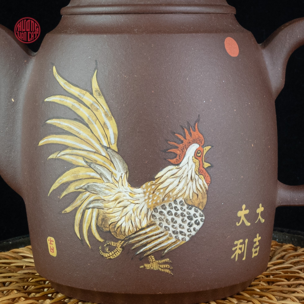 Ấm trà tử sa đất cũ đáy tào thanh đắp nổi gà (230ml)