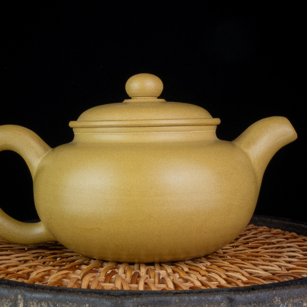 Ấm trà nê hưng biển phúc vàng (130ml)