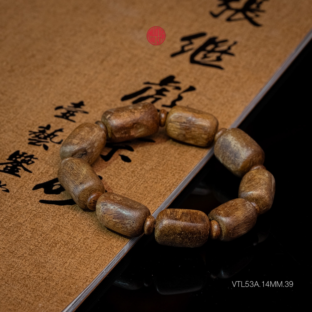 Vòng tay Trầm Hương cận chìm hàng xưa cho nam ( size lớn nặng gram)