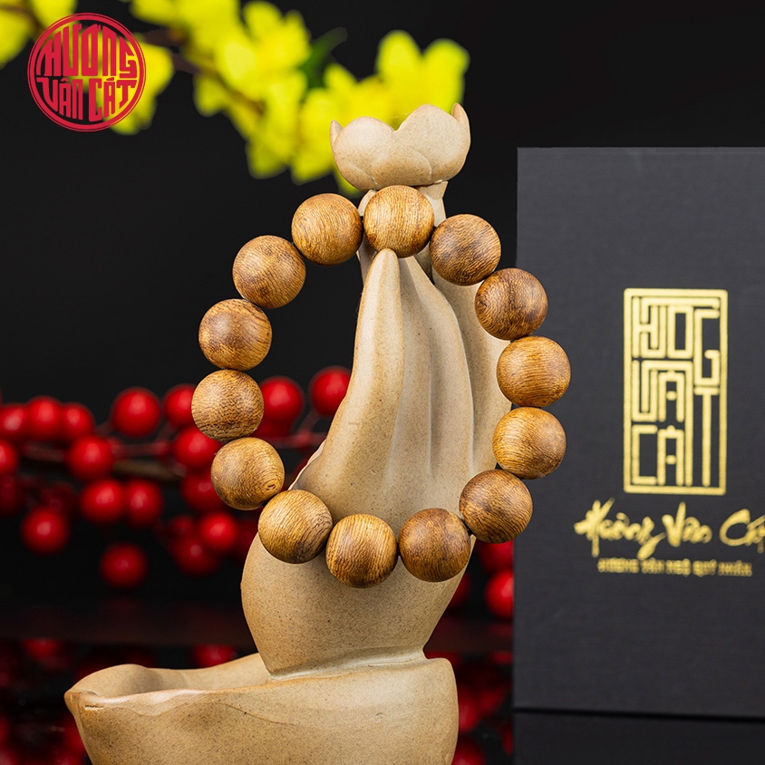 Vòng tay Trầm Hương tròn 16 li banh đỏ Malay