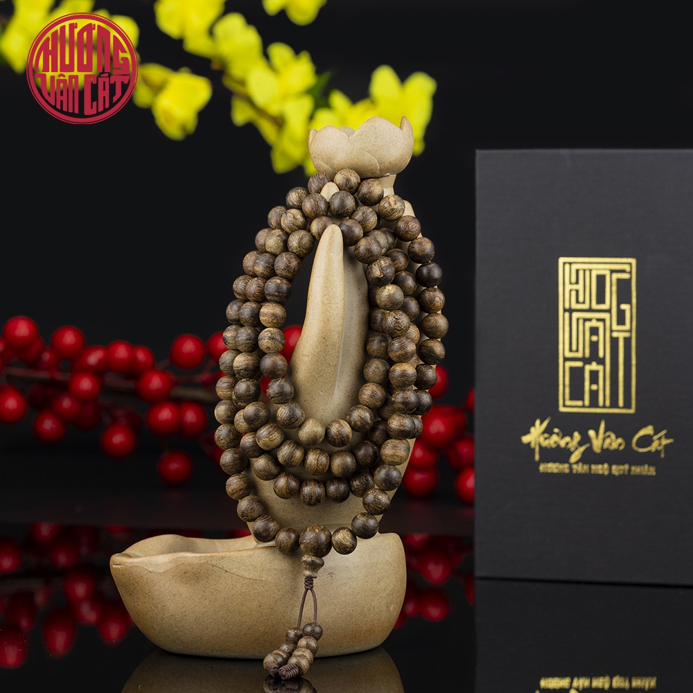 Vòng Trầm Hương 108 hạt rục cận chìm Malay 8,5 li