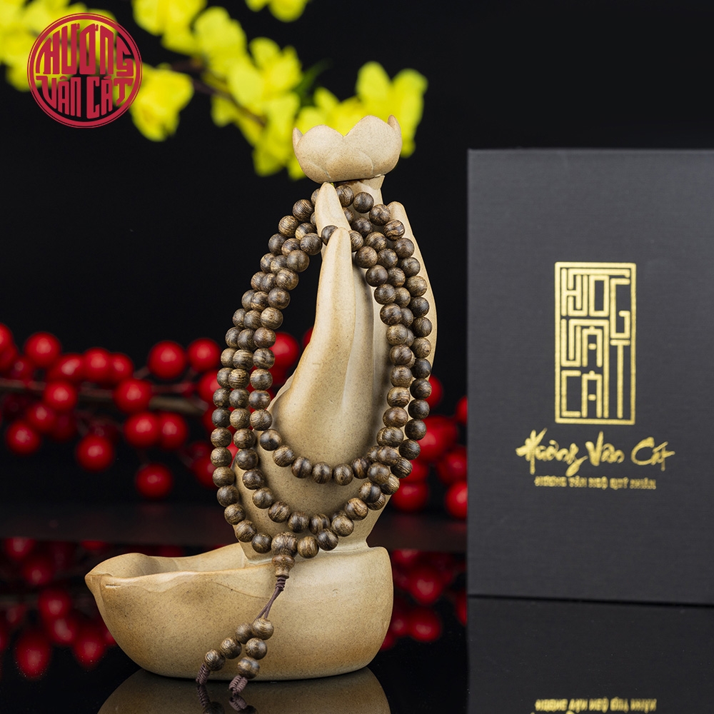 Vòng Trầm Hương 108 hạt rục cận chìm Malay cao cấp 6 li