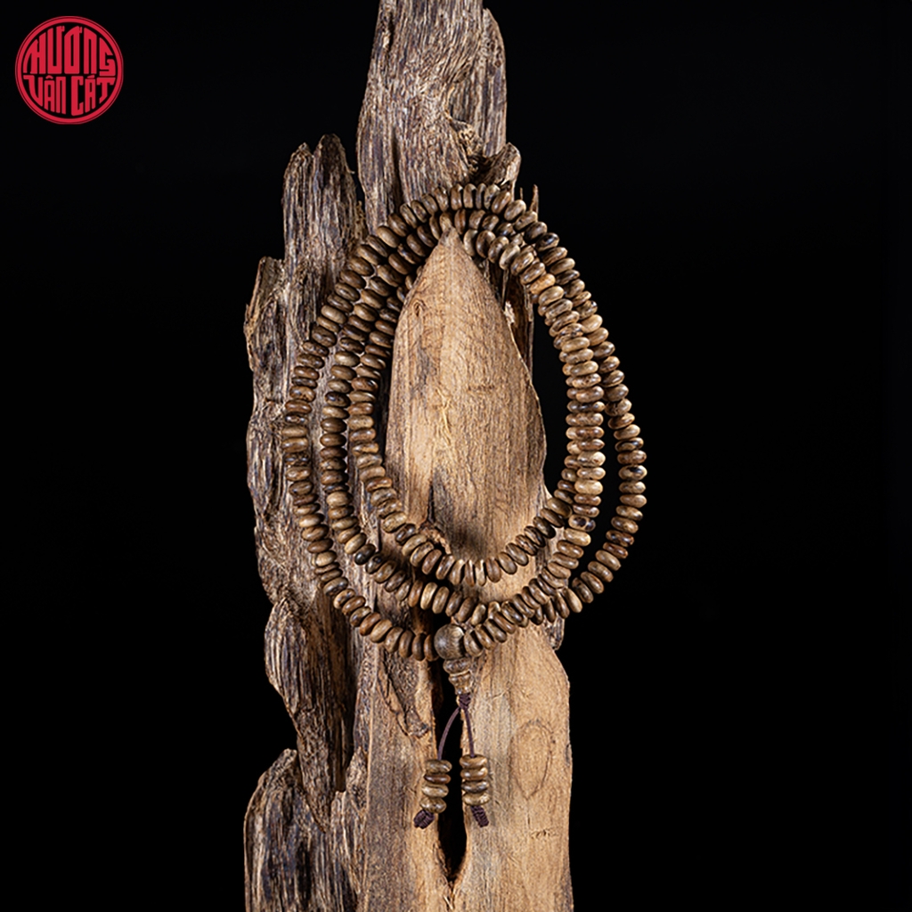 Vòng tay Trầm Hương hạt nút già dầu Malay 6 li ( cơ bản )