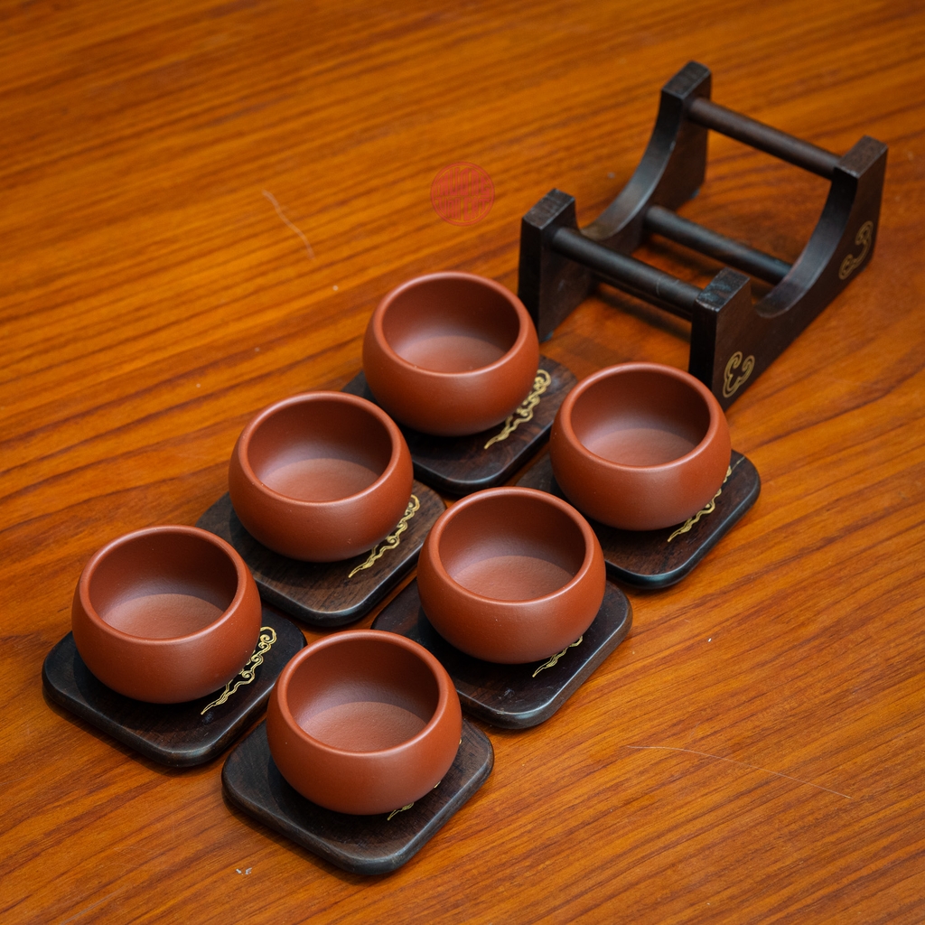 LÓT CHÉN VUÔNG GỖ GỤ KHẮC MÂY