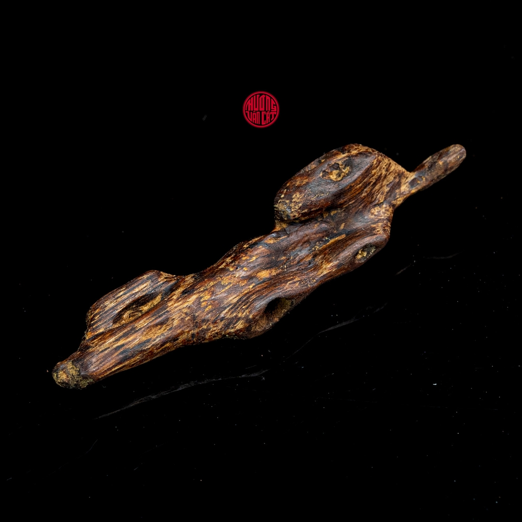 MẶT DÂY CHUYỀN TRẦM HƯƠNG CẬN CHÌM DÁNG TỰ NHIÊN (2G)