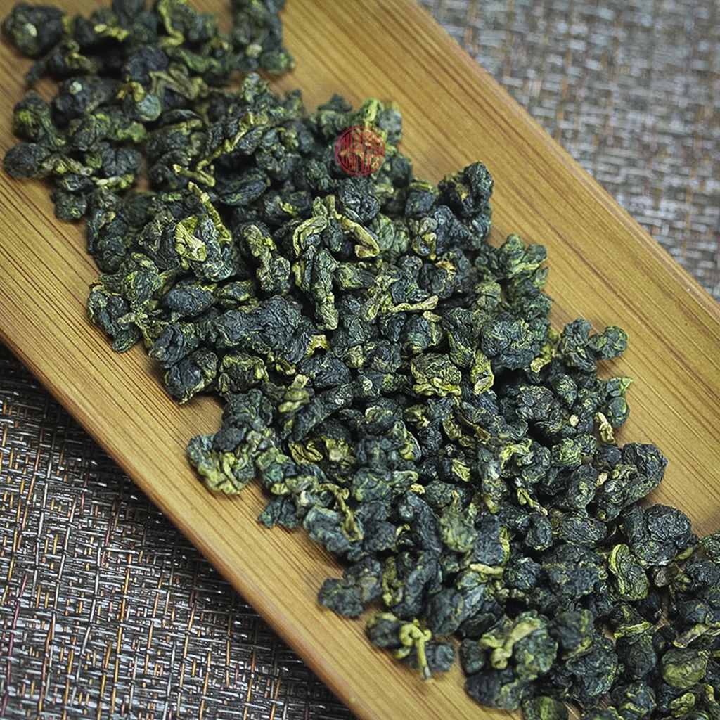 TRÀ OLONG ĐÀI LOAN ĐẠI VŨ LĨNH CAO CẤP ( 300GRAM)