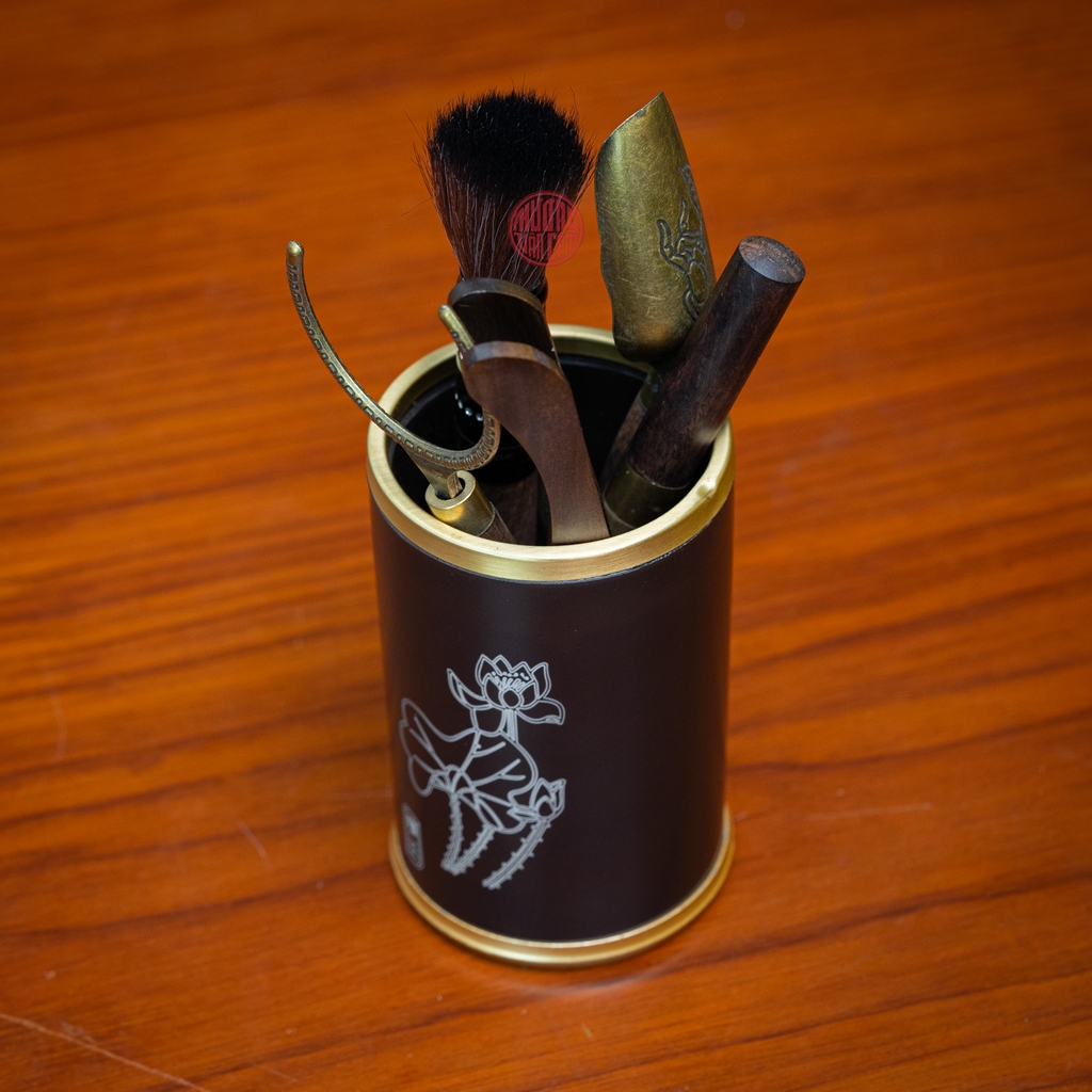 BỘ TRÀ CỤ NHIỀU MÓN HÌNH TRỤ KHẮC HOA SEN