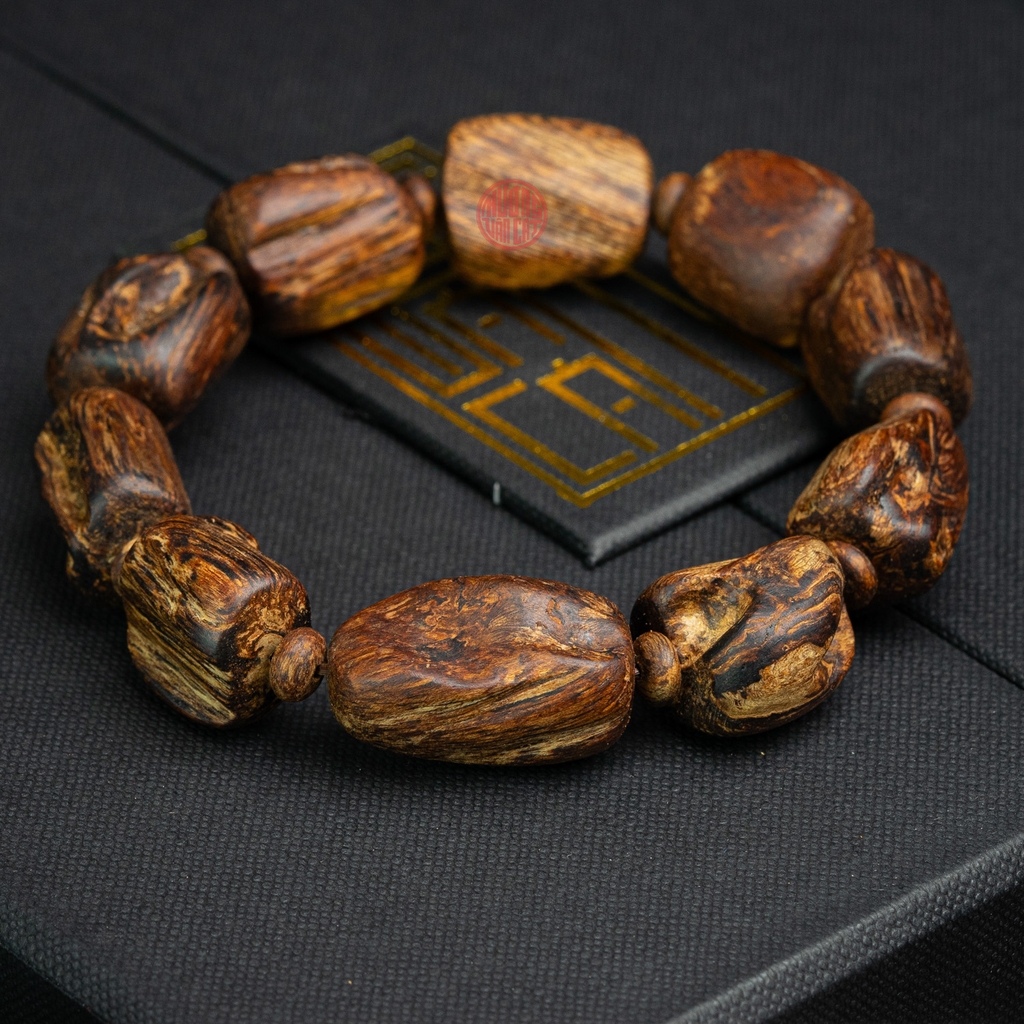 Vòng tay Trầm Hương cận chìm dạng hạt tự nhiên Hiếm ( size nam to )