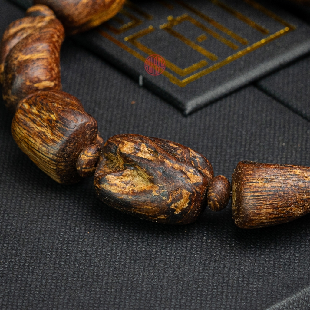 Vòng tay Trầm Hương cận chìm dạng hạt tự nhiên Hiếm ( size nam to )