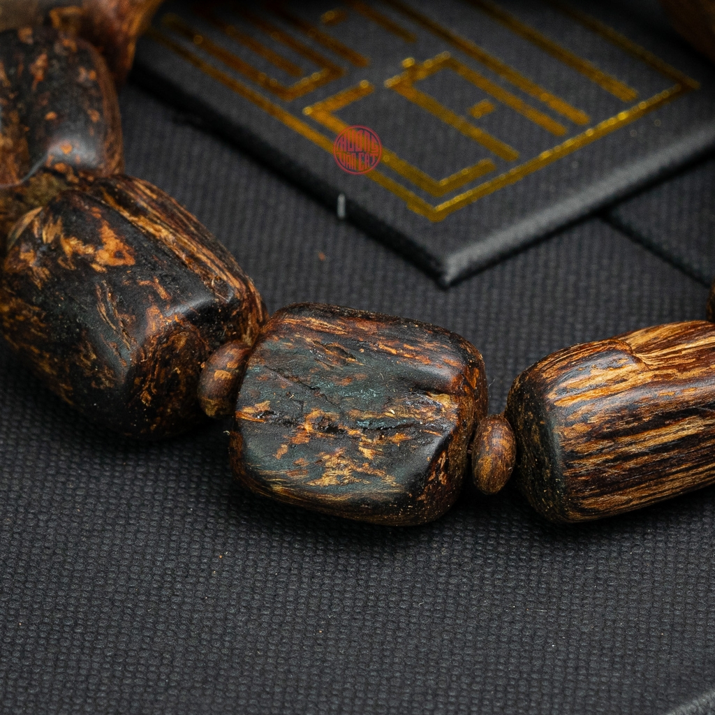 Vòng tay Trầm Hương cận chìm dạng hạt tự nhiên Hiếm ( size nam to )