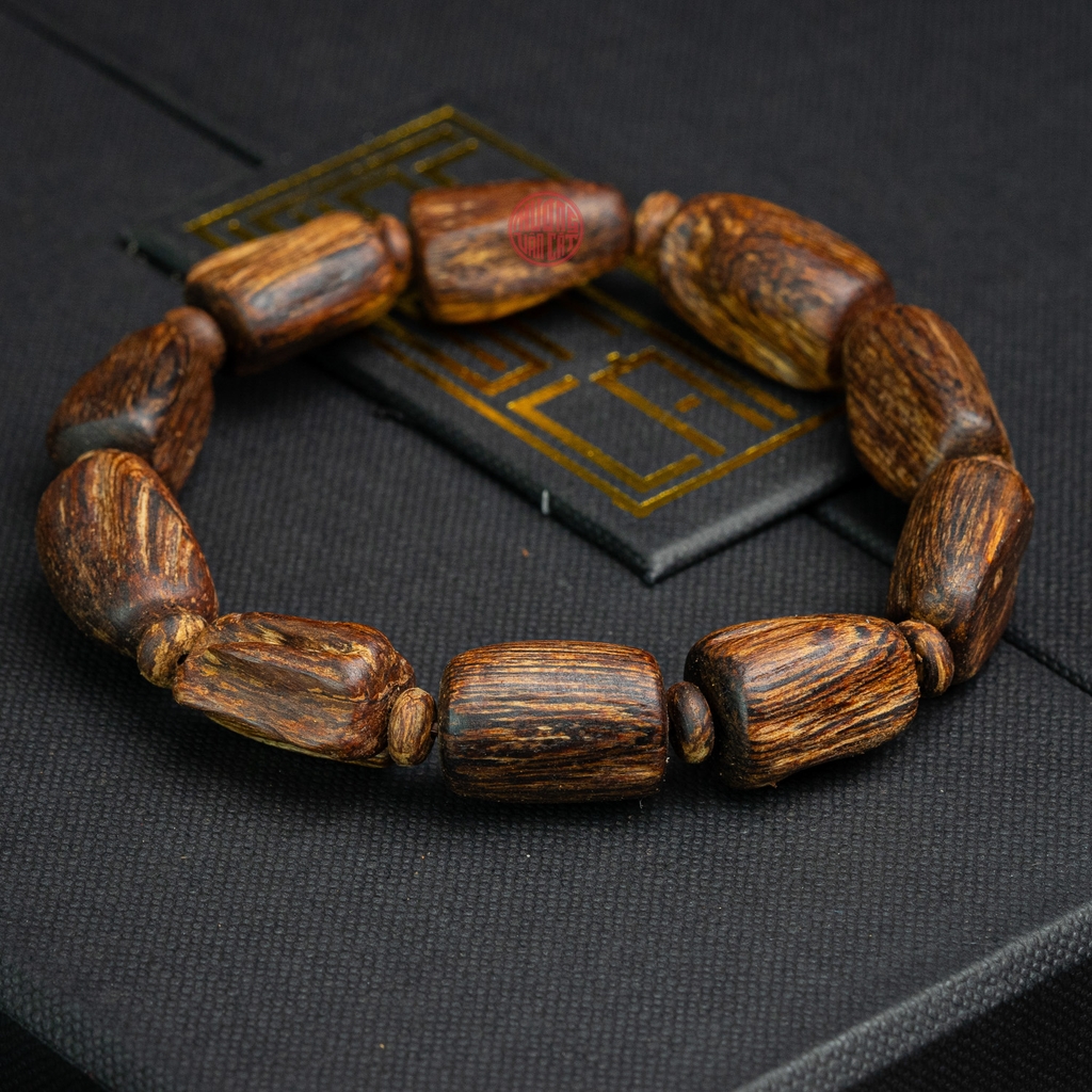 Vòng tay Trầm Hương cận chìm dạng hạt tự nhiên Hiếm ( size nam trung )