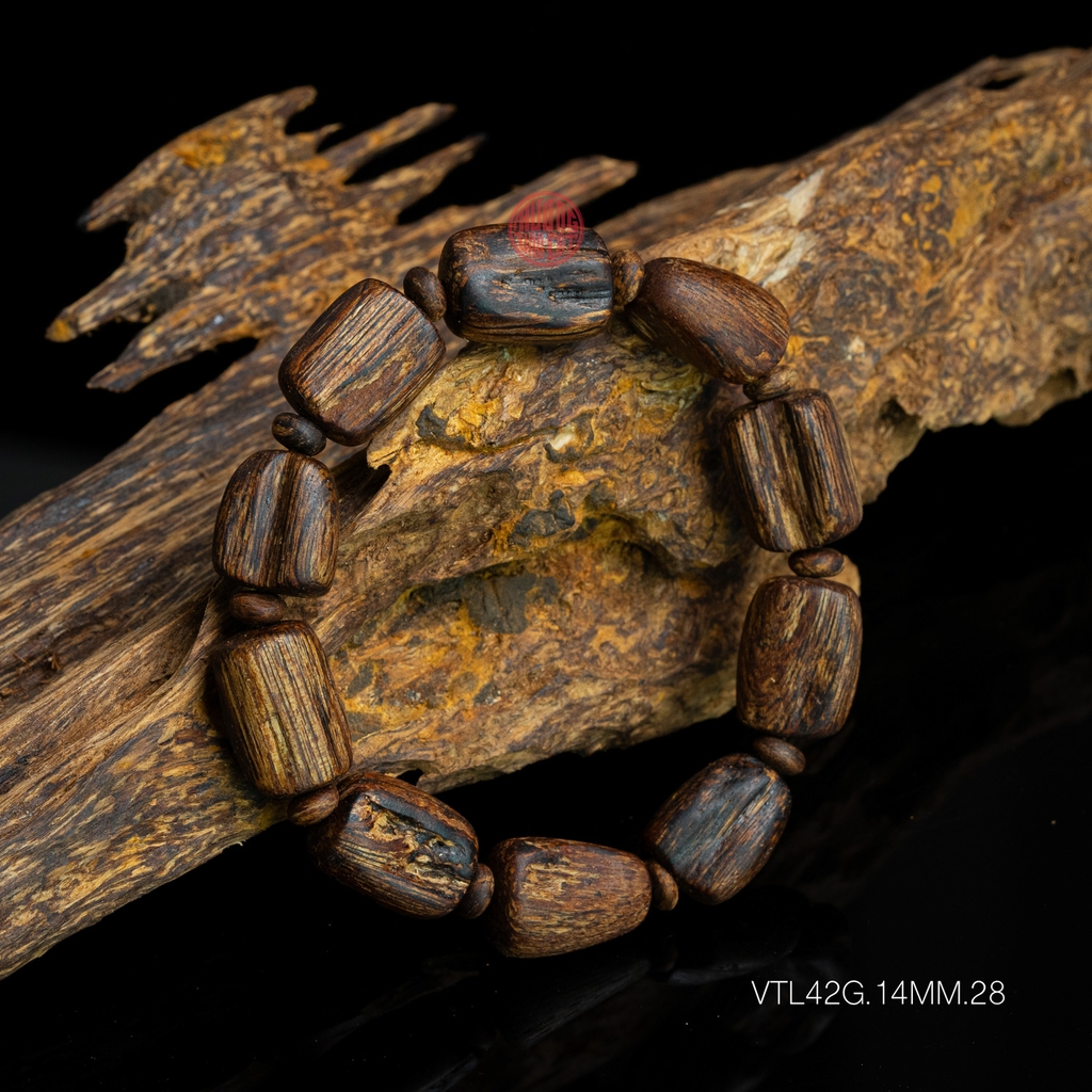 Vòng tay Trầm Hương cận chìm dạng hạt tự nhiên Hiếm ( size nam trung )