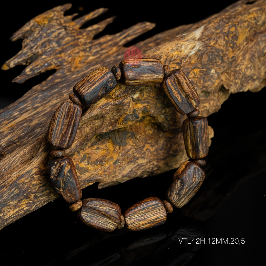 Vòng tay Trầm Hương cận chìm dạng hạt tự nhiên Hiếm ( size nam trung )