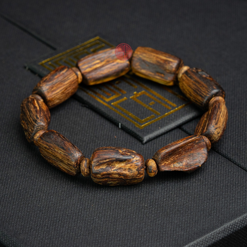 Vòng tay Trầm Hương cận chìm dạng hạt tự nhiên Hiếm ( size nam trung )