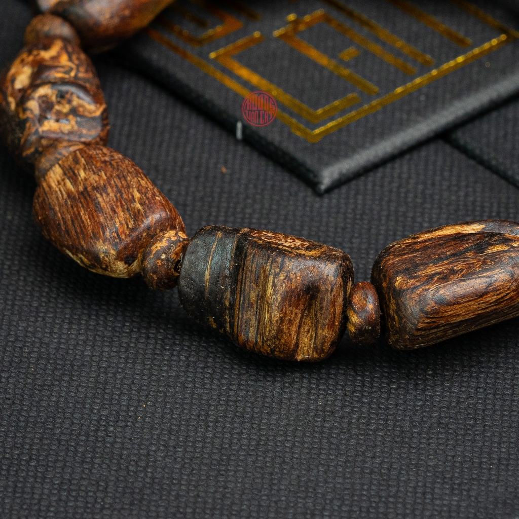 Vòng tay Trầm Hương cận chìm dạng hạt tự nhiên Hiếm ( size nam trung )