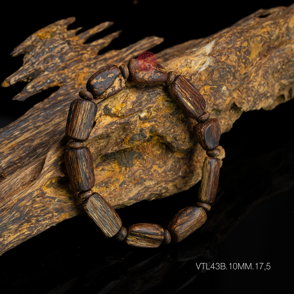 Vòng tay Trầm Hương cận chìm dạng hạt tự nhiên Hiếm ( size nam trung )