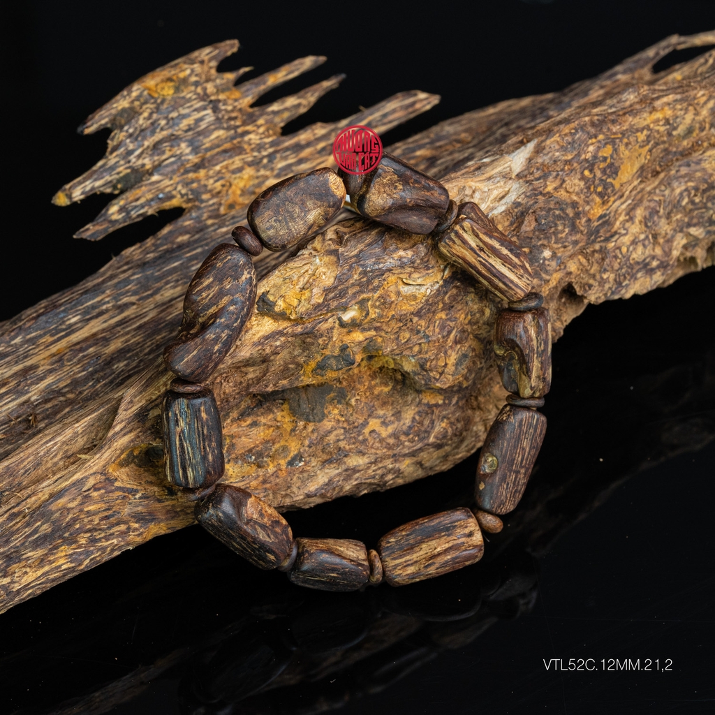 Vòng tay Trầm Hương cận chìm dạng hạt tự nhiên Hiếm ( size nam trung )