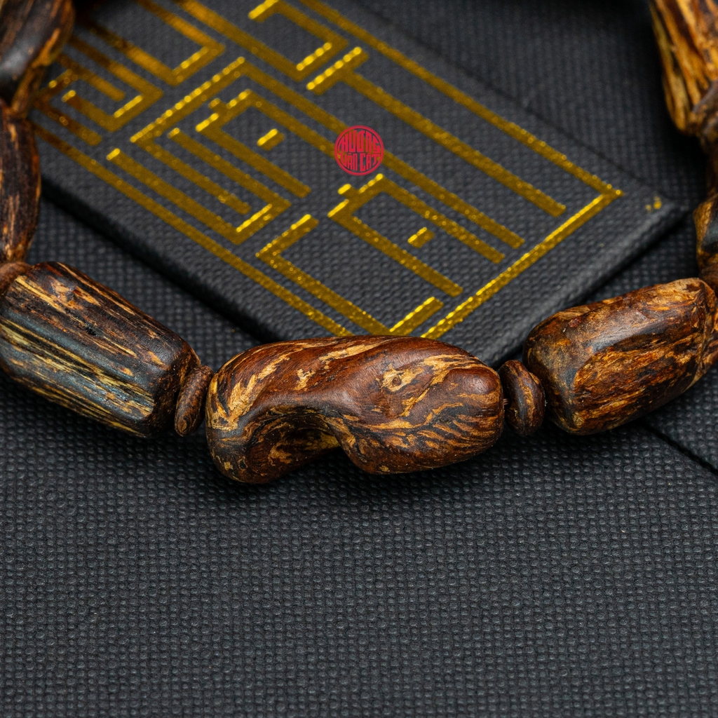 Vòng tay Trầm Hương cận chìm dạng hạt tự nhiên Hiếm ( size nam trung )