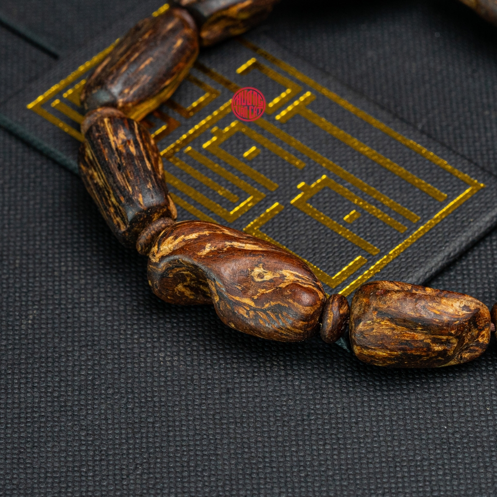 Vòng tay Trầm Hương cận chìm dạng hạt tự nhiên Hiếm ( size nam trung )