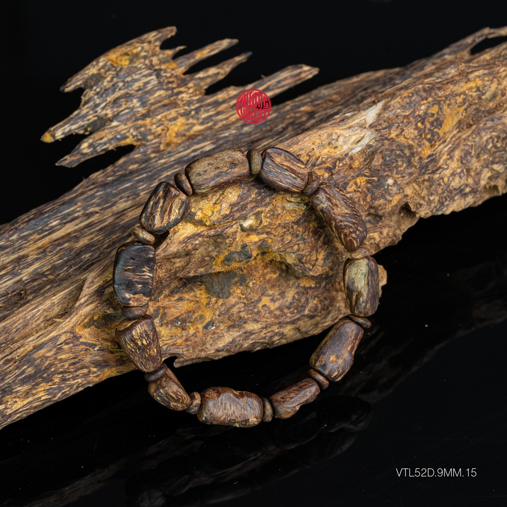 Vòng tay Trầm Hương cận chìm dạng hạt tự nhiên Hiếm ( size nam trung )