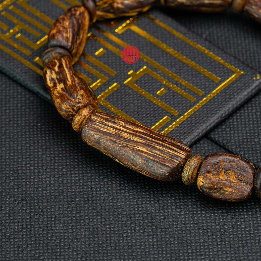 Vòng tay Trầm Hương cận chìm dạng hạt tự nhiên Hiếm ( size nam nhỏ )