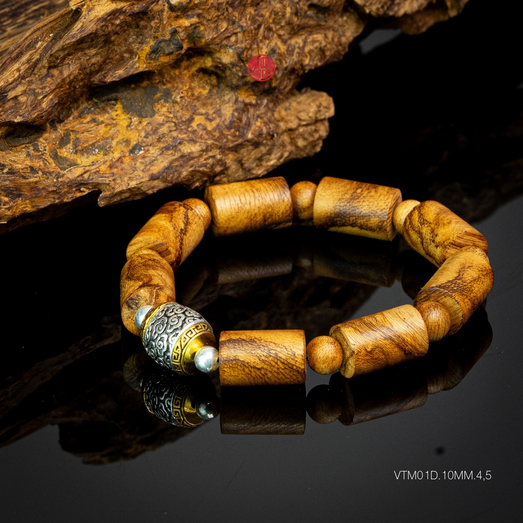 Vòng trầm hương trúc banh quầng 10 li mix charm bạc