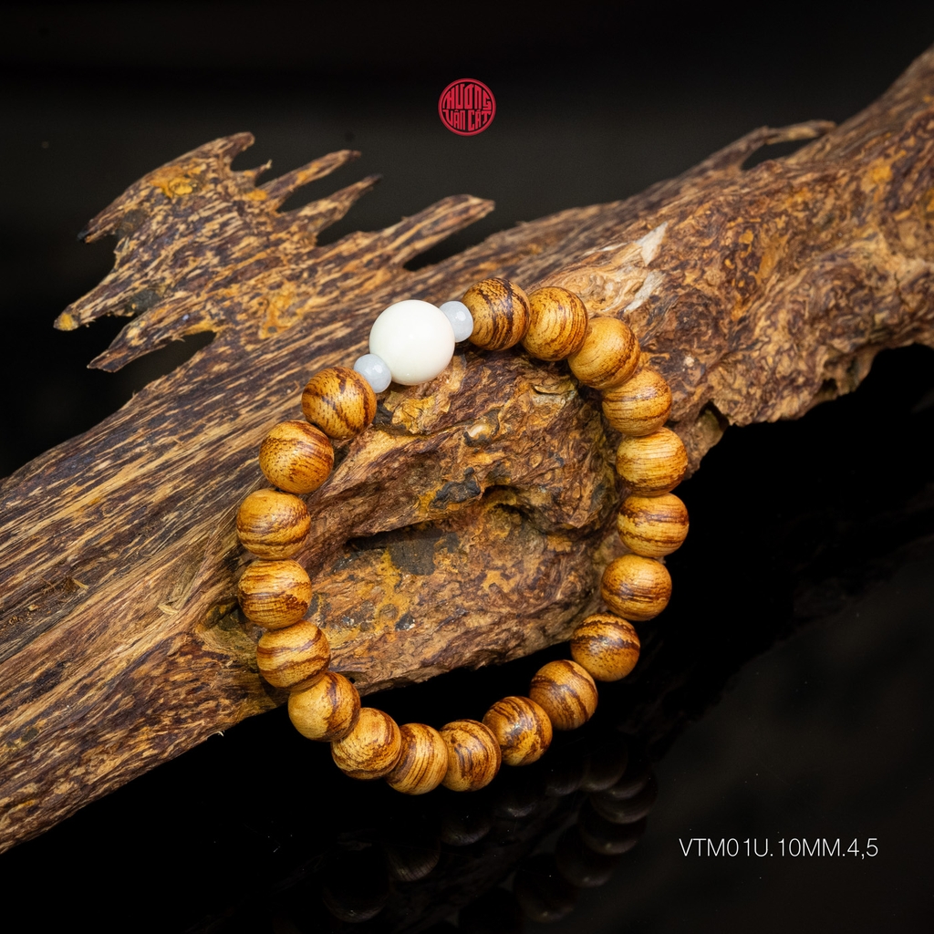 Vòng trầm hương tròn banh quầng 10 li mix ngọc trắng cao cấp